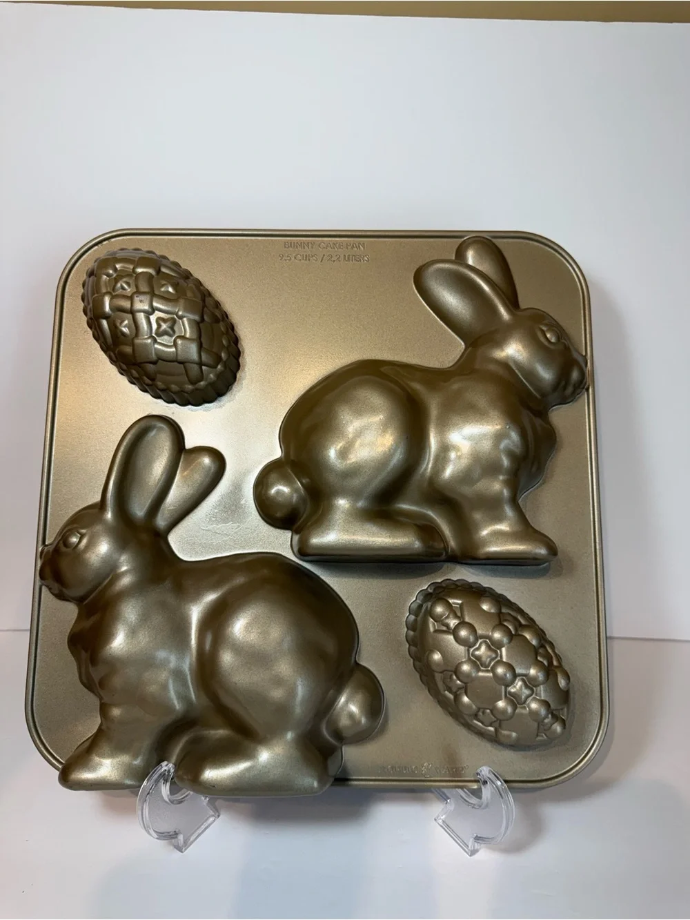 Nordic Ware Bunny Cake Pan Mold , 9.5 Cups, Makes 3D Easter Egg & Bunny. USA